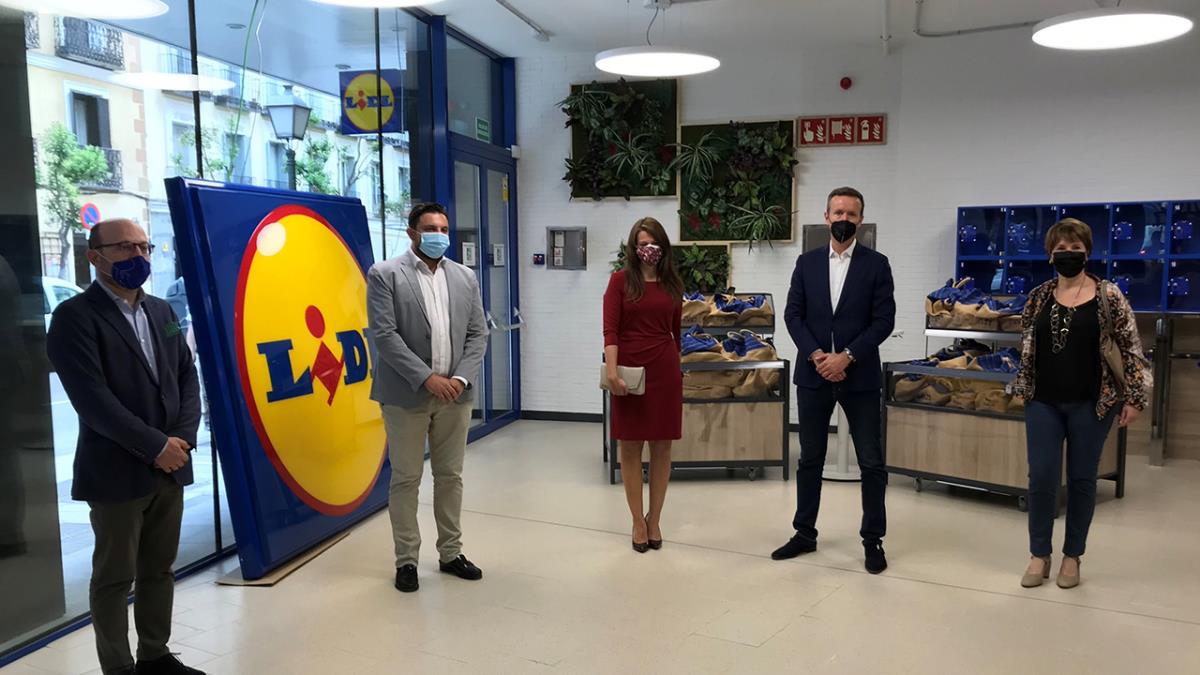 La superficie, de más de 1660m2 se encuentra en la calle Fuencarral de Madrid