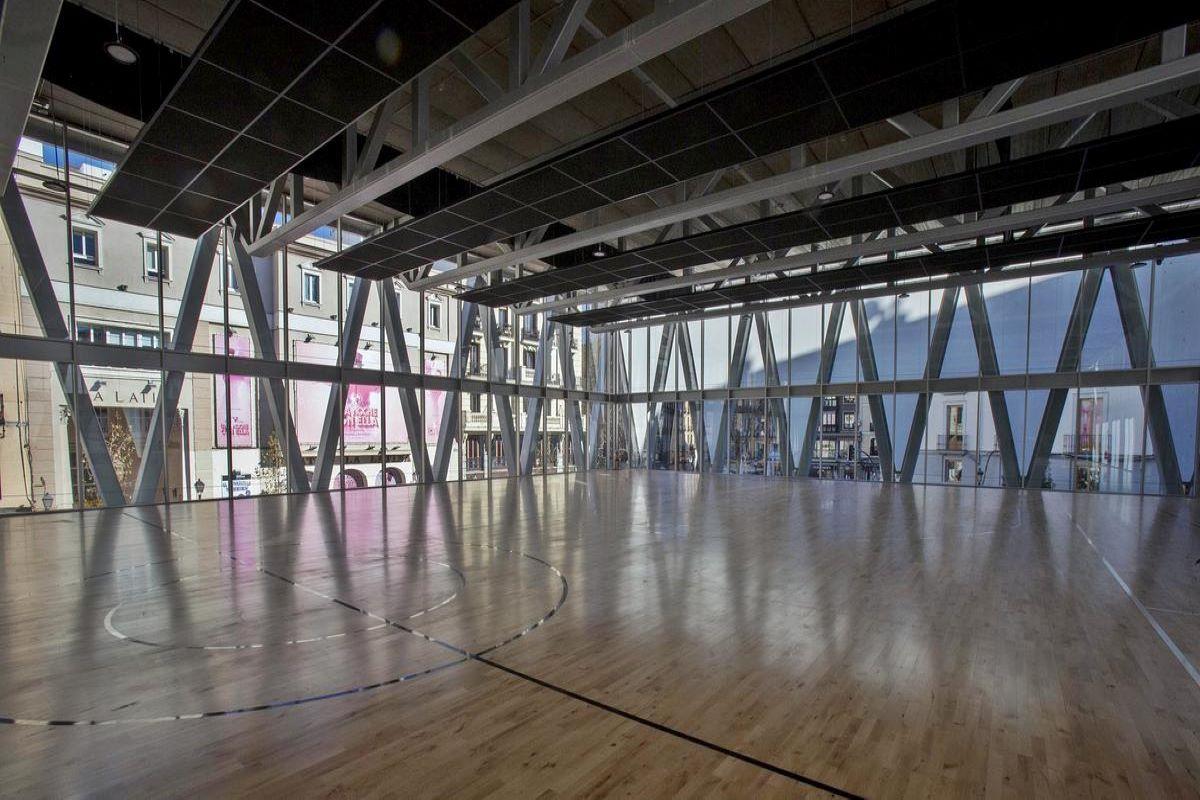 Un problema con la altura mínima del polideportivo impide jugar este deporte