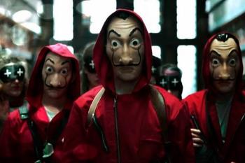 La visita gratuita hace un recorrido por los lugares más emblemáticos de la serie comenzado en la Plaza de Callao y terminando en El Parque del Retiro