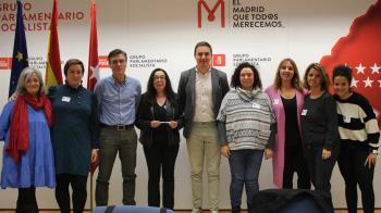 El secretario general del PSOE de Madrid se reúne con educadoras infantiles