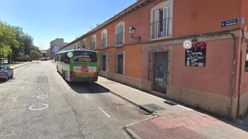 Juan Lobato ha visitado el municipio y se ha comprometido a crear un intercambiador de autobuses