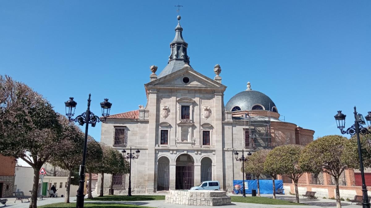 La historia de este monumental municipio esta unida desde el siglo XVII a la de la Casa Olivares