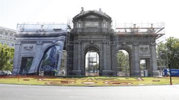 Mientras se analiza y se restaura el mítico monumento, una réplica cubrirá los andamios