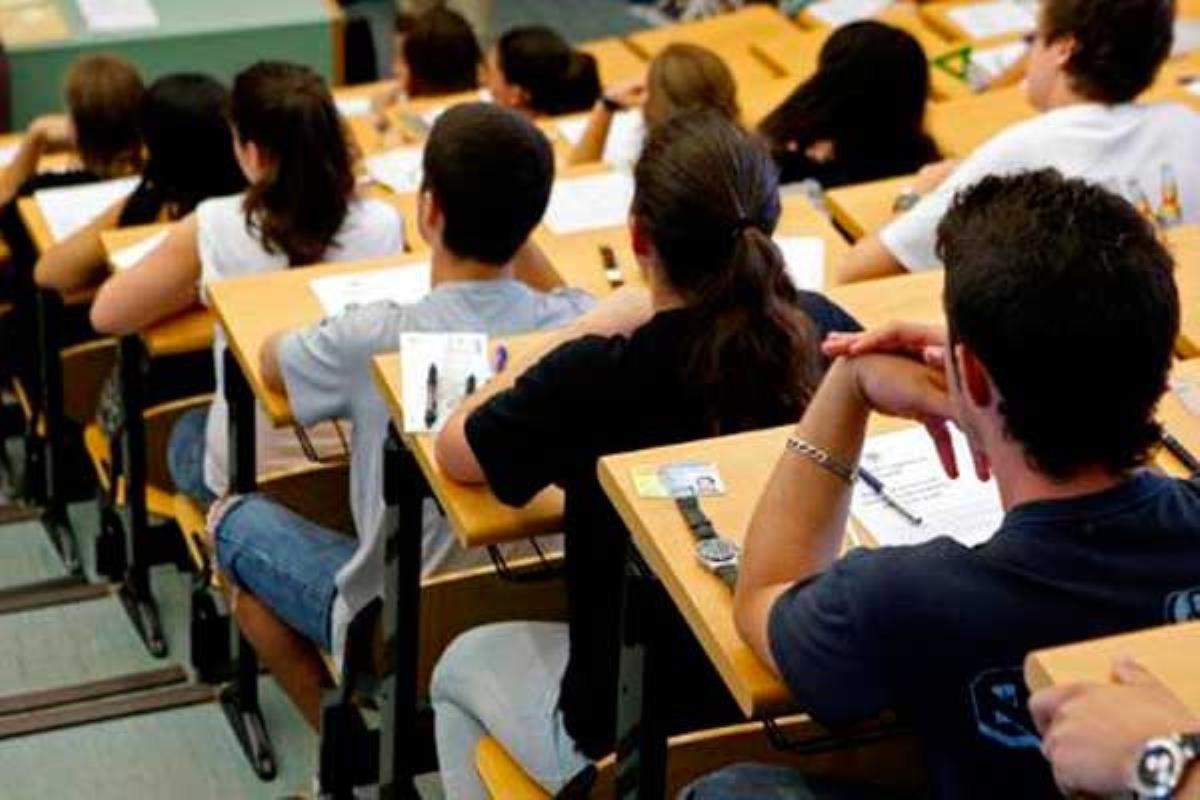 La Comunidad de Madrid ha solicitado al Gobierno que autorice las clases presenciales con grupos reducidos de alumnos