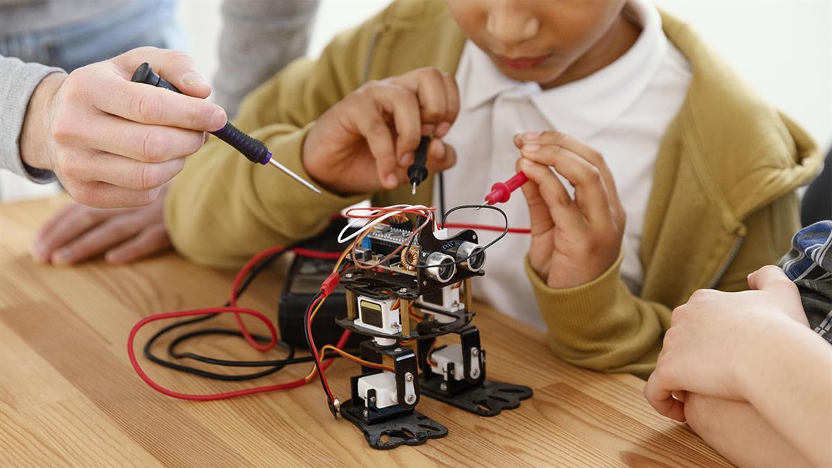 Los alumnos del colegio Nuestra Señora del Carmen de Móstoles han ganado el Concurso Nacional de Robótica Educativa