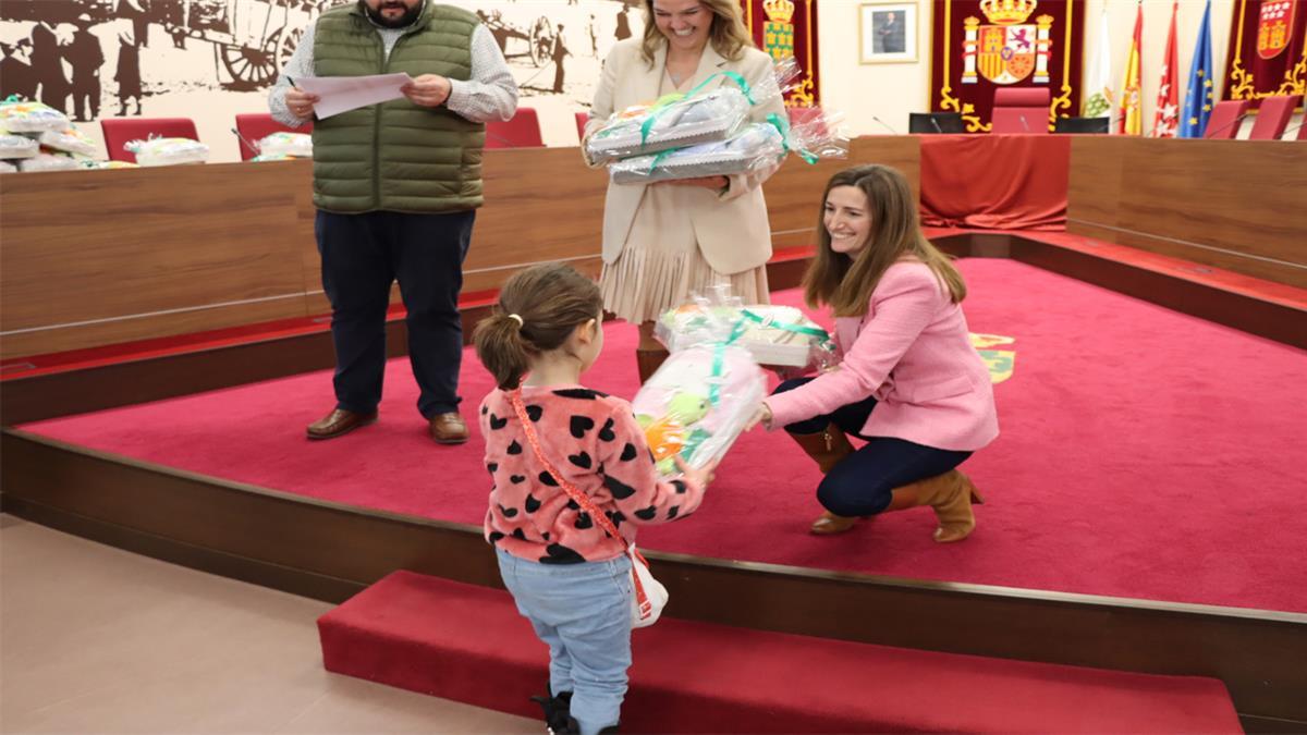 Carla Greciano es la encargada de dar este gesto de apoyo