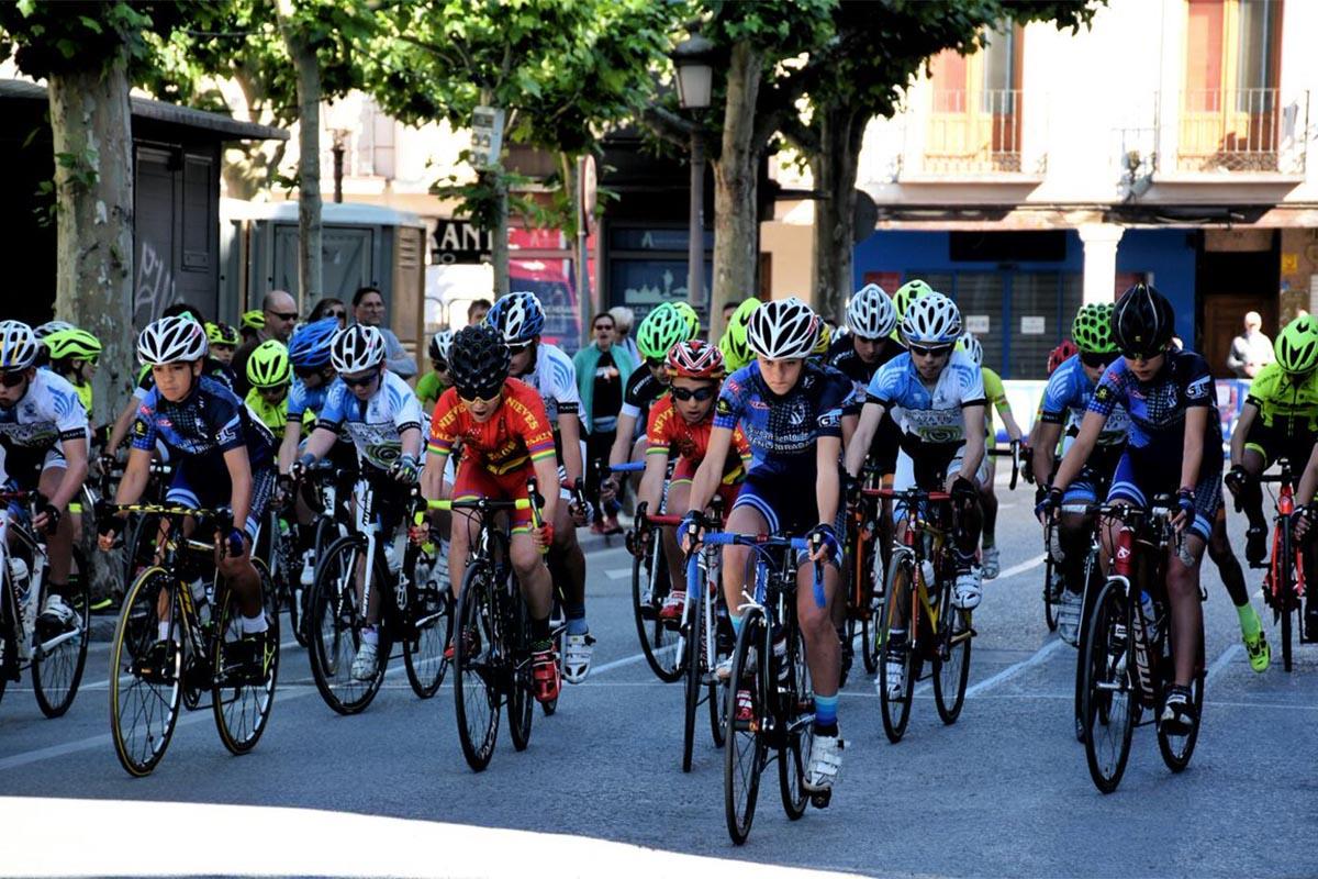 La llegada de la nueva nave logística de Amazón ha provocado que donde antes se paseaba, ahora solo haya camiones