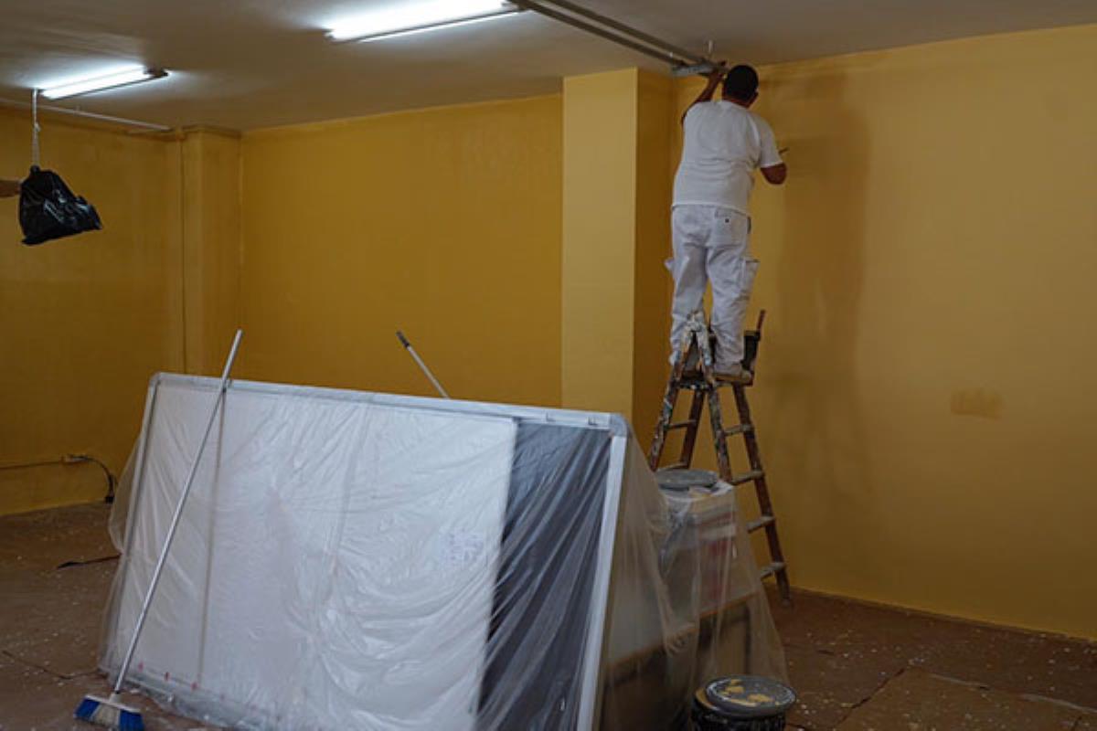 Se han llevado a cabo acciones de pintado, fontanería, carpintería, electricidad, cerrajería y albañilería