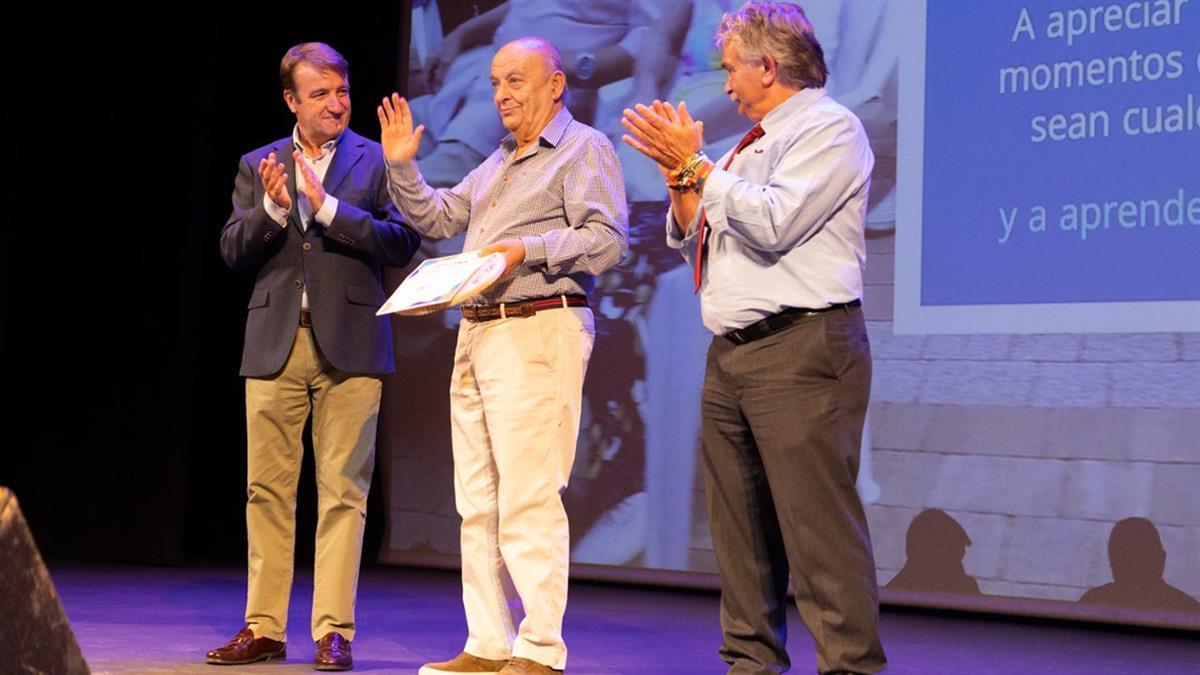 Cinco tricantinos reciben el premio "Mayores Esenciales de Tres Cantos 2022"
