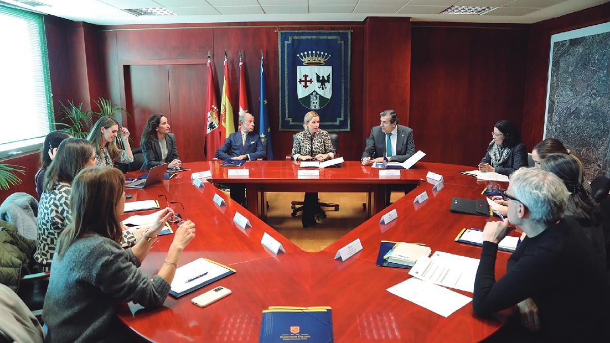 Convocada la segunda edición de las becas de la Fundación Runnymede College para estudiar en una universidad del Reino Unido
