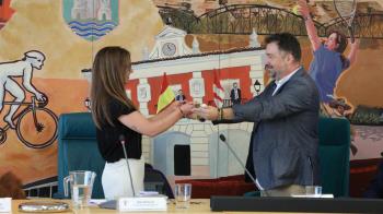 Aída Castillejo toma el mando de la ciudad tras ser escogida en el Pleno Extraordinario