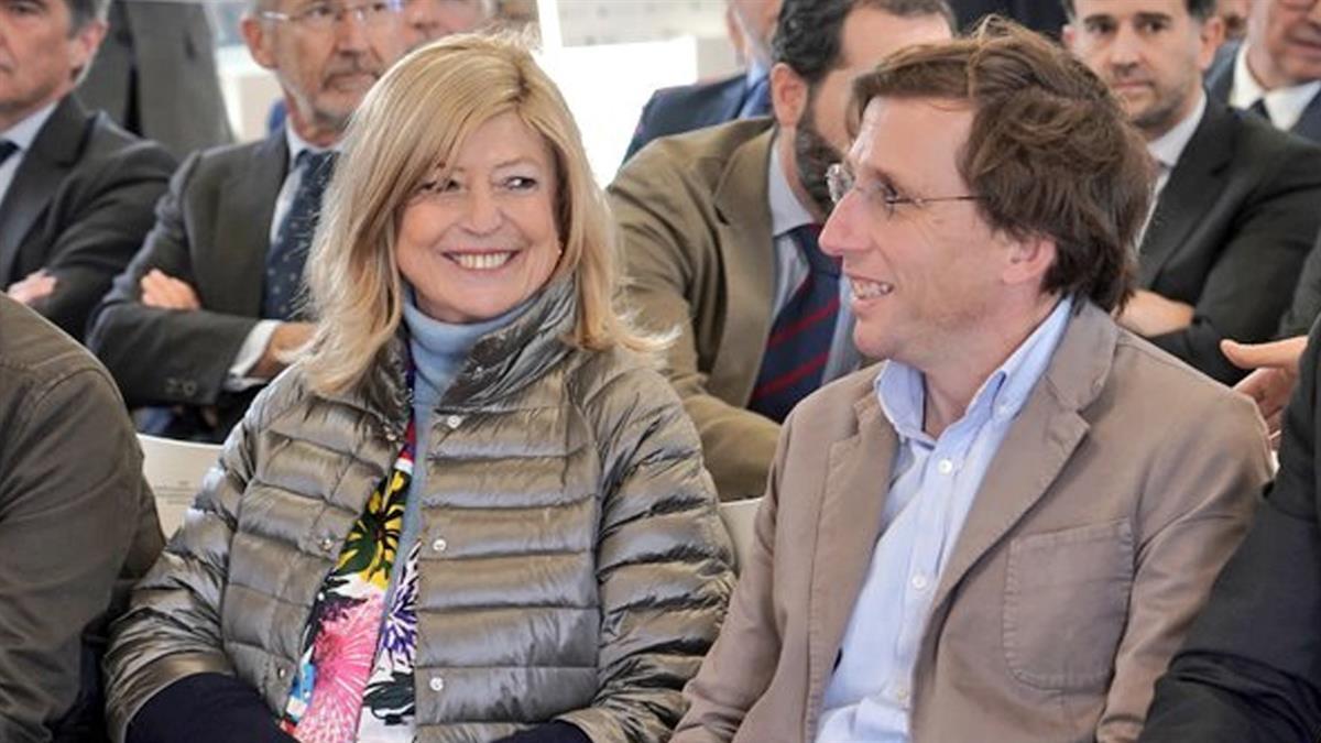 La delegada de Obras y Equipamientos responde con firmeza a las críticas mediante su cuenta de Twitter