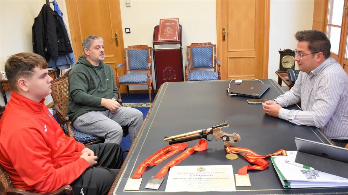 El villaodonense gana el campeonato de España de tiro olímpico en categoría cadete
