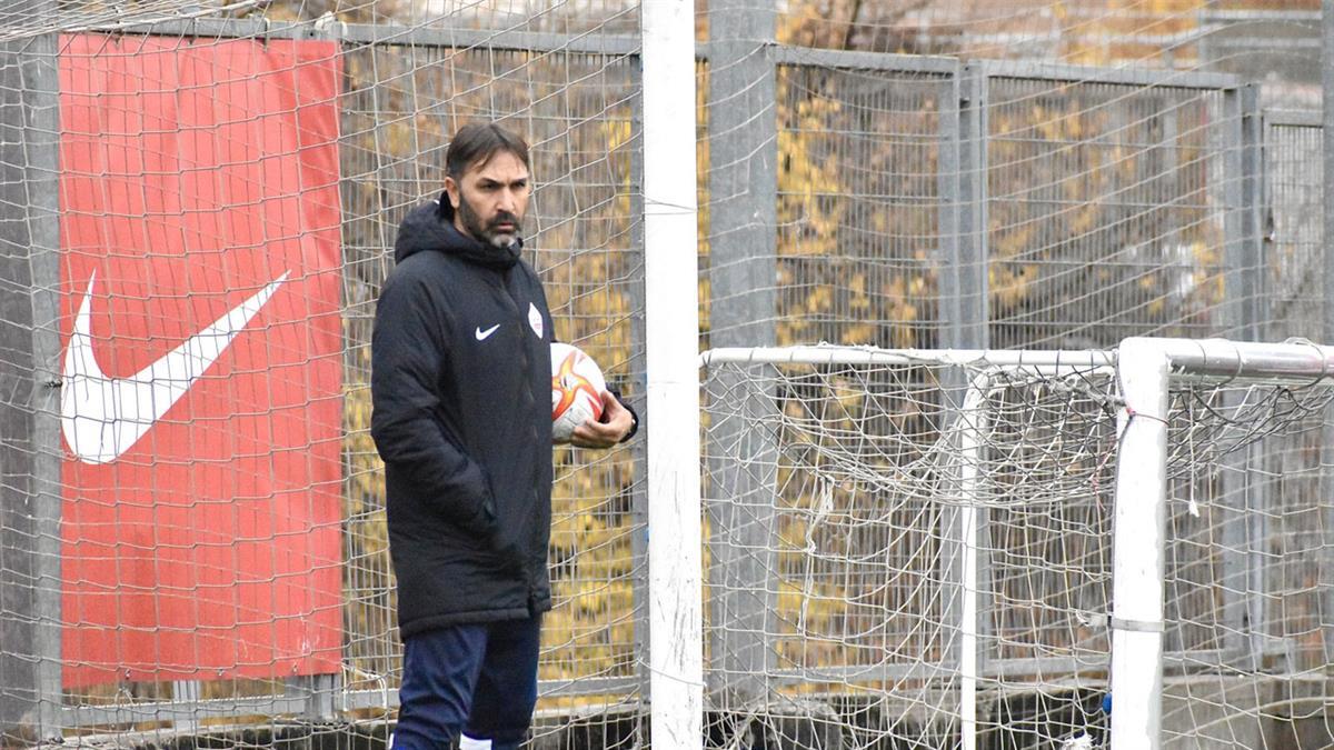 Tras la destitución de Luis Ayllón, Miguel Ángel Martínez "Lobo" dirigirá al equipo sansero