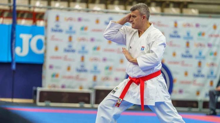 Luis Alberto García se cuelga la medalla de bronce en katas
