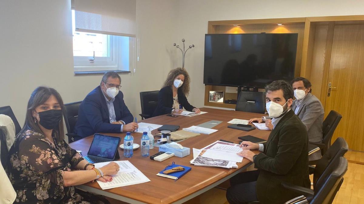 La Junta de Gobierno Local aprobó el proyecto de reordenación de los accesos rodados del ámbito urbanístico “Somosaguas Sur”.