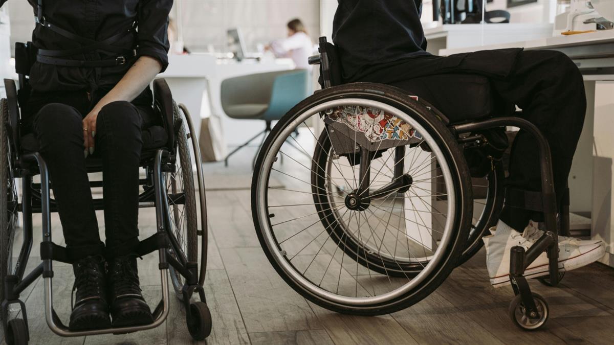 El Gobierno regional firma un convenio con el SERMAS y el Ilustre Colegio de Médicos para aumentar el número de expedientes resueltos 