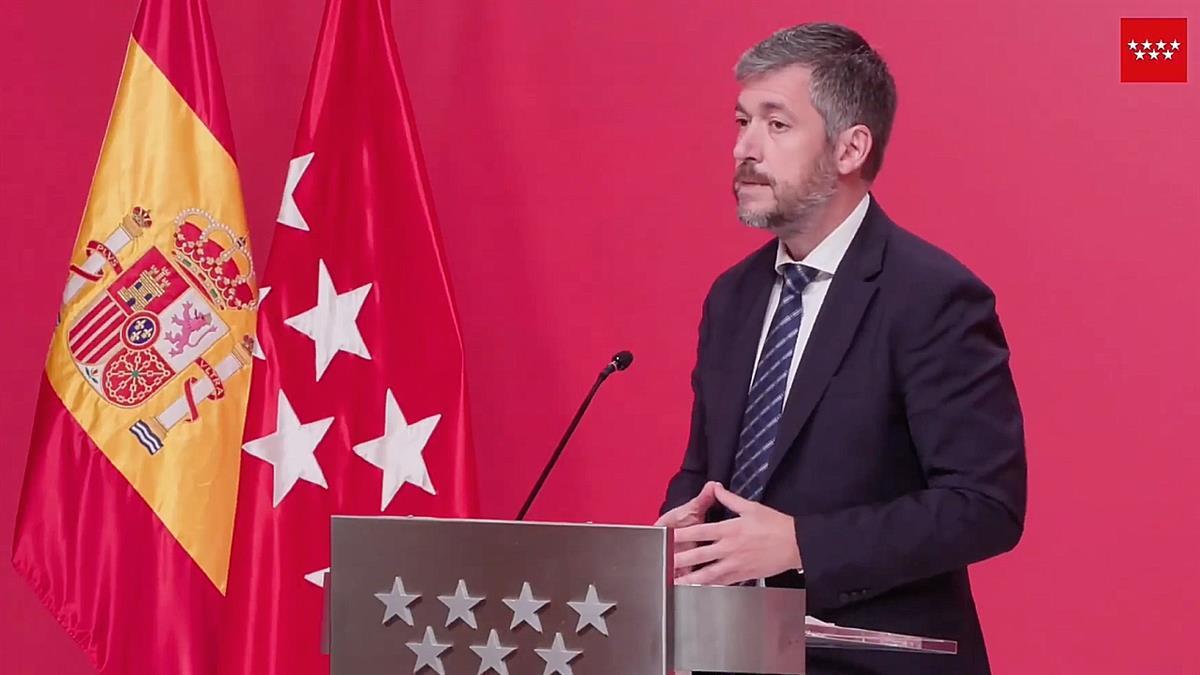 Este texto viene a seguir completando la Ley de Servicios Sociales, igualando las oportunidades para todos los madrileños