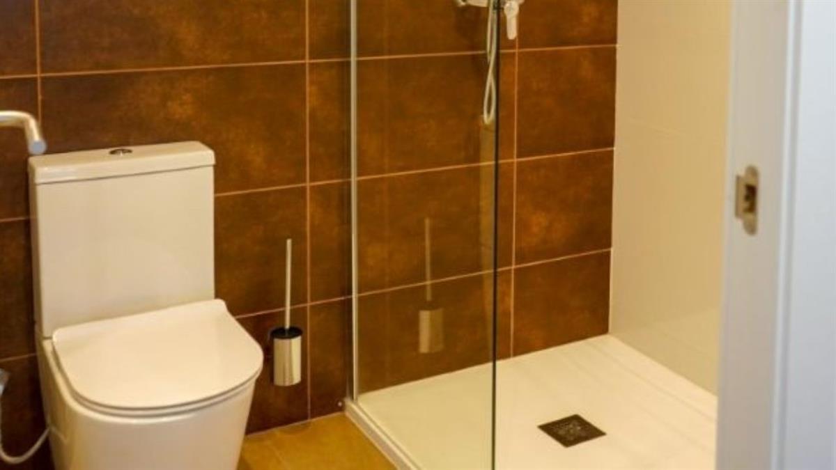 EMVS Madrid ha sustituido cerca de 200 bañeras por duchas desde 2019 