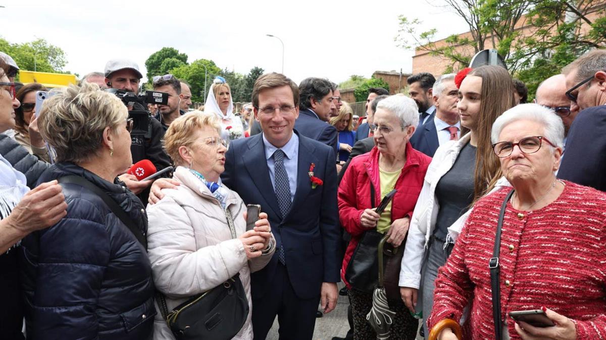 Con la presencia del alcalde de Madrid y la vicealcaldesa, junto a otros miembros del equipo de Gobierno y representantes de los grupos municipales
