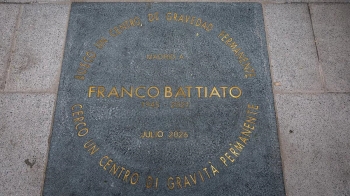 Es un reconocimiento al legado artístico del músico italiano