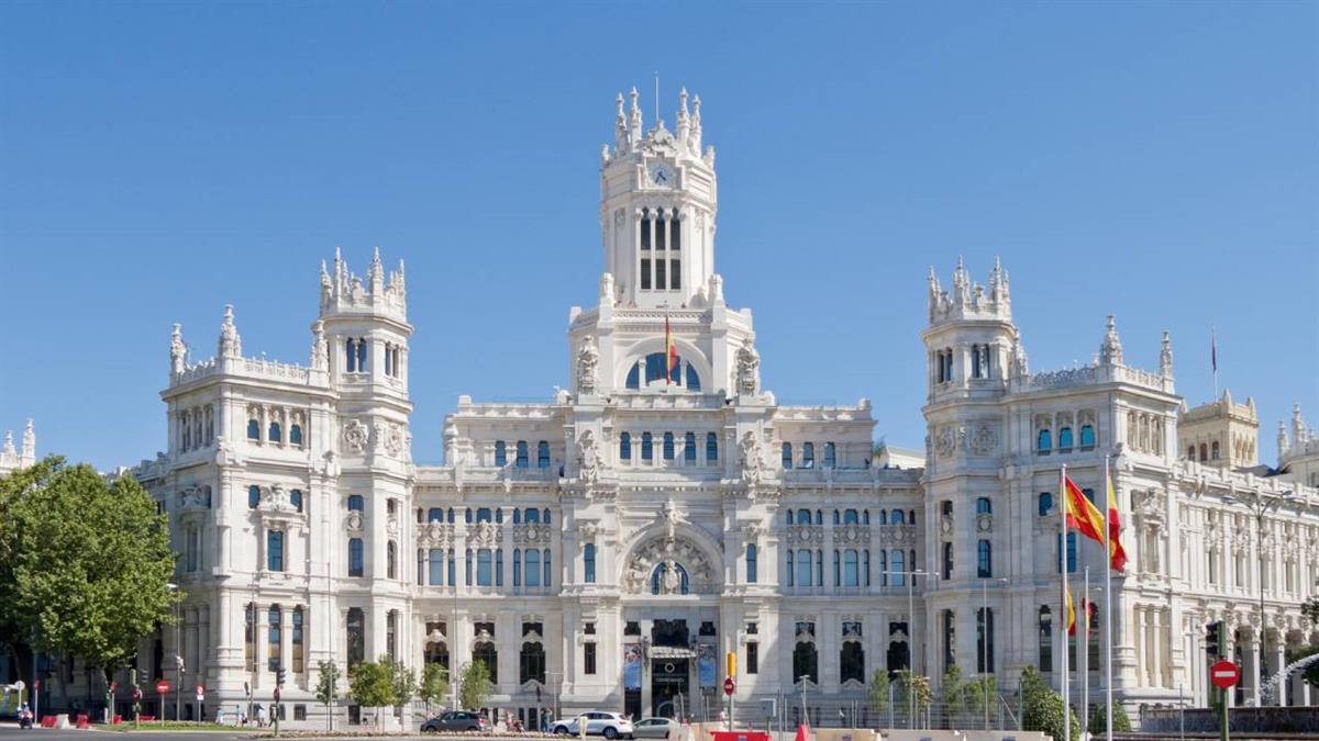 El delegado de Gobierno pide a Almeida que recupere las relaciones institucionales con el PSOE