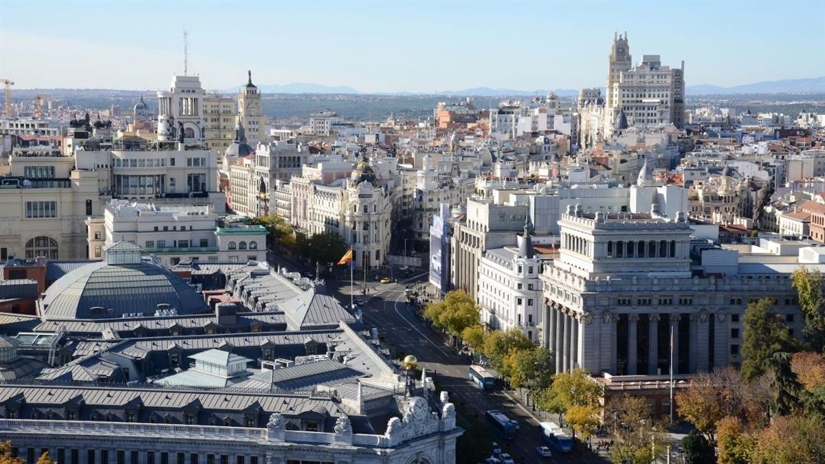El Ayuntamiento de la capital financiará los nuevos proyectos con cargo al remanente de tesorería, entre ellos, mejoras en escuelas infantiles, zonas verdes y actuaciones de regeneración urbana