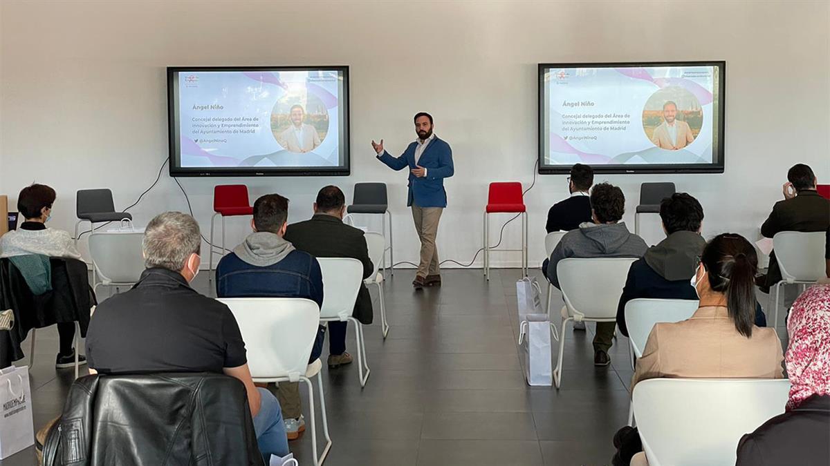 El concejal delegado de Innovación y Emprendimiento ha acudido a la presentación del I Programa de Aceleración de Viveros de Empresas de Madrid del evento "Ven y emprende hoy". 
