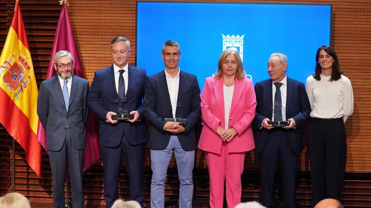 Inma Sanz ha agradecido el trabajo y la vocación de servicio público de los funcionarios municipales