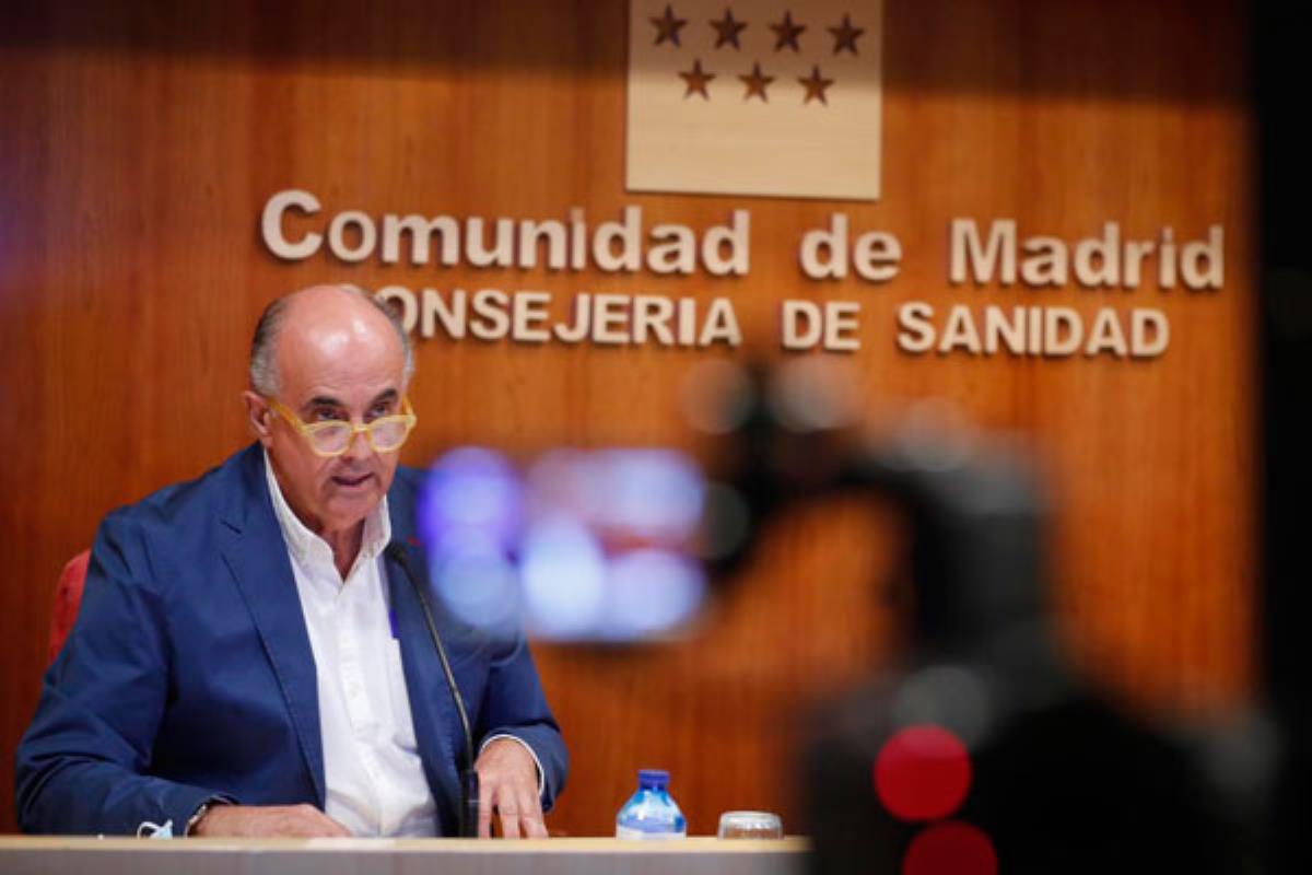 El viceconsejero de Sanidad, Antonio Zapatero, confirma que se restringirá la movilidad en nuevas zonas básicas de salud