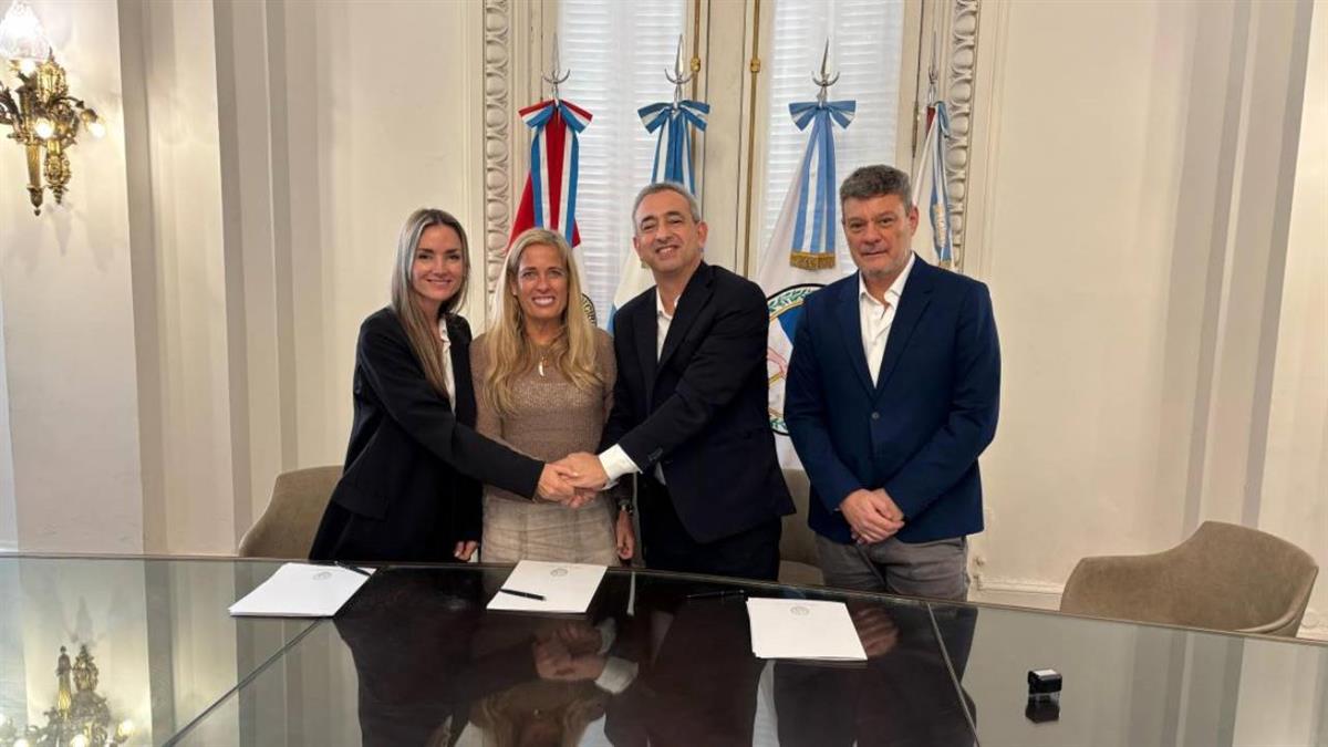 Este convenio también servirá para "fortalecer los vínculos históricos y culturales"