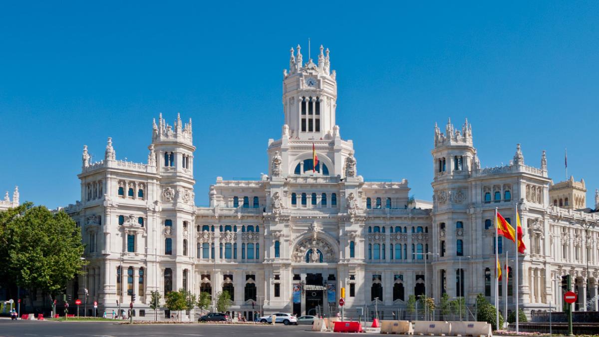 Pese a la caída de ingresos debido a la COVID-19, el Ayuntamiento cerró con un remanente de tesorería de 877 millones de euros 