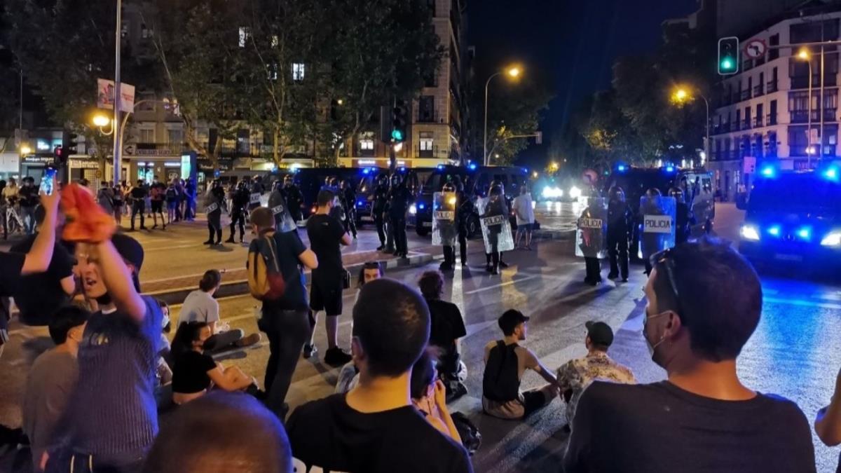  El lunes 5 de julio en Madrid tuvo lugar una concentración organizada por Movimiento Marika a las 20:00 en la Puerta del Sol.