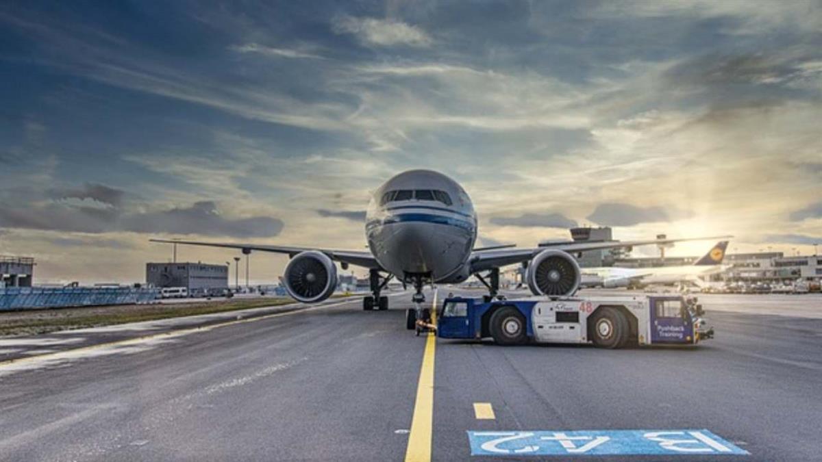 La concejala delegada de Turismo, Almudena Maíllo, ha participado en la presentación de esta conexión que impulsará el mercado canadiense en la capital
