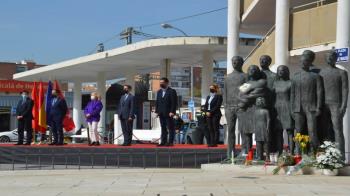 La Viceconsejera de Vivienda y Administración Local ha estado presente en el homenaje a los fallecidos en el atentado