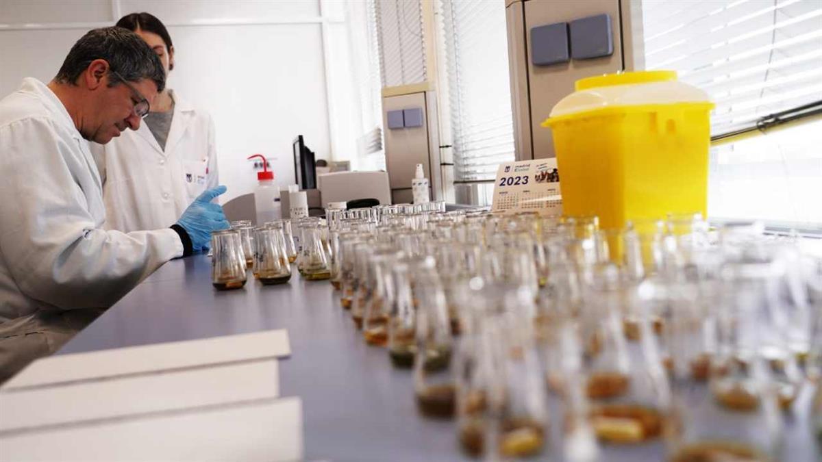 Con nuevos suministros para los análisis del Laboratorio municipal de Salud Pública