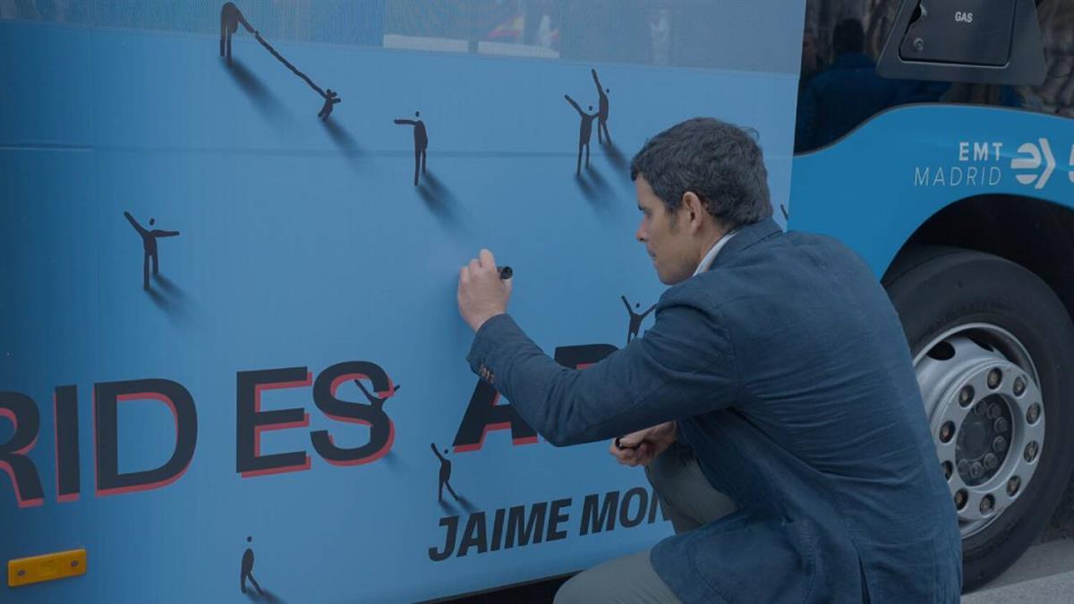 También se pone en marcha para destacar la potencia visual del autobús