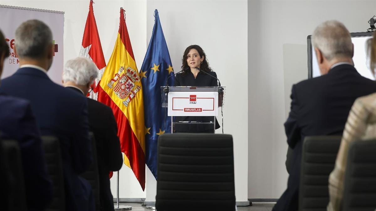 La presidenta madrileña destaca la proyección internacional de la región ante empresas españolas y apuesta por atraer inversión y grandes eventos