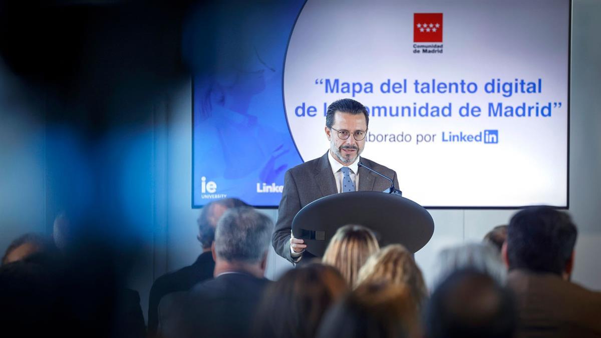 El consejero de Economía, Hacienda y Empleo ha participado hoy en la presentación de un estudio elaborado por Linkedln
