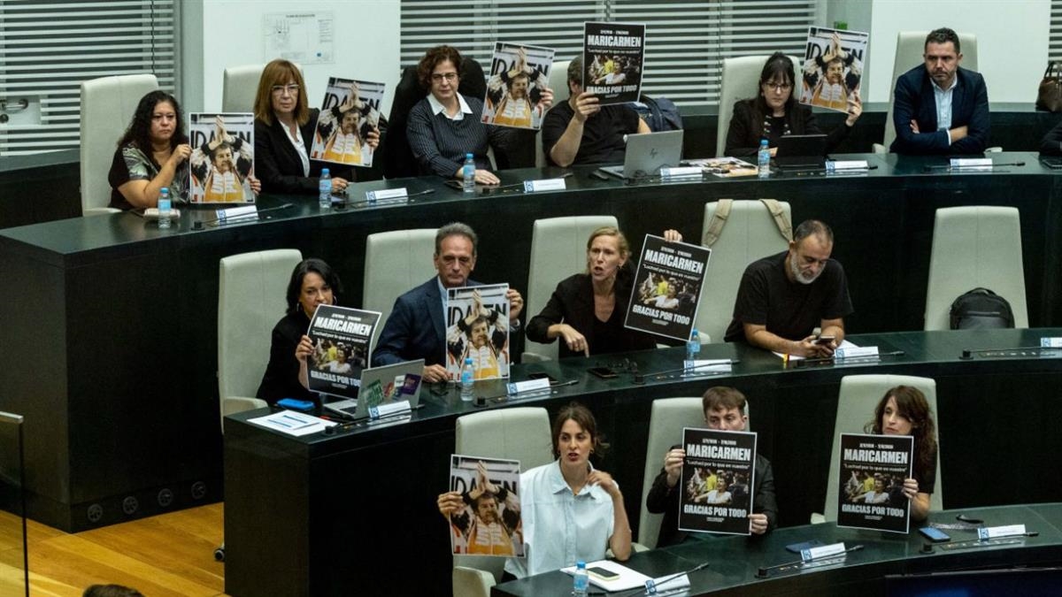 La portavoz de Más Madrid autoconvoca un minuto de silencio en el Pleno de Cibeles por el fallecimiento de la mujer