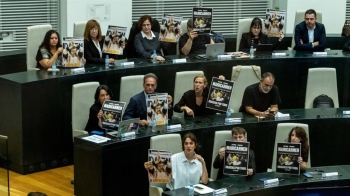 La portavoz de Más Madrid autoconvoca un minuto de silencio en el Pleno de Cibeles por el fallecimiento de la mujer