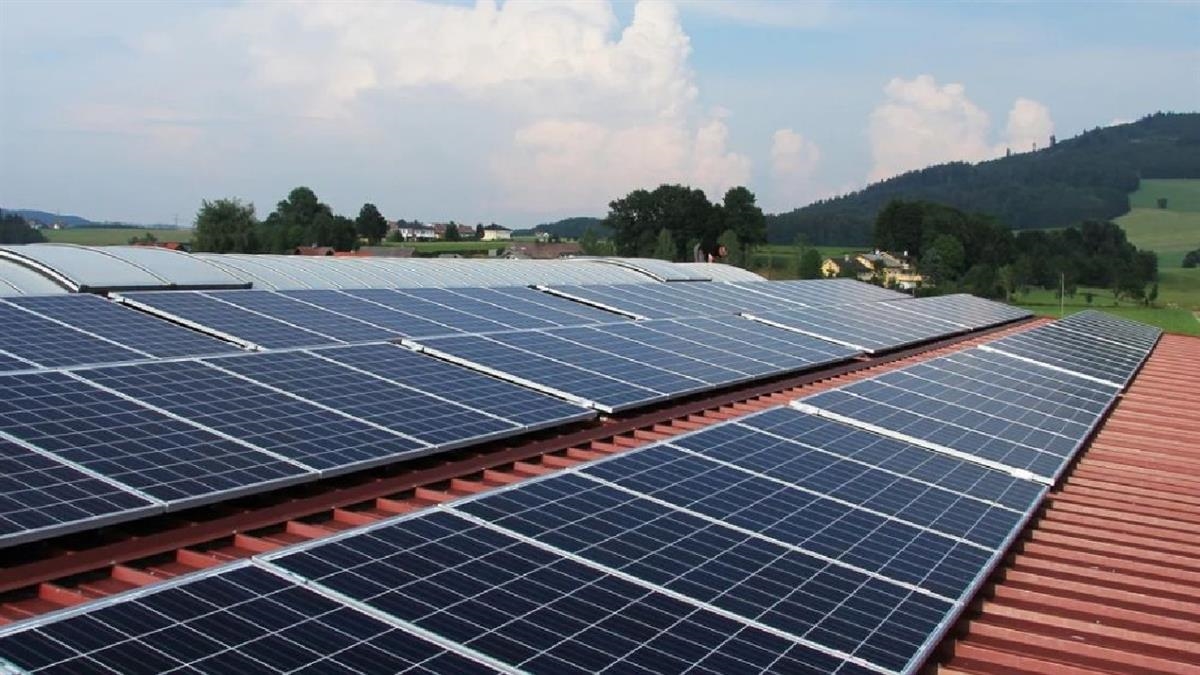 La Junta de Gobierno aprueba el expediente de contratación para la instalación de paneles fotovoltaicos en 11 edificios municipales 
