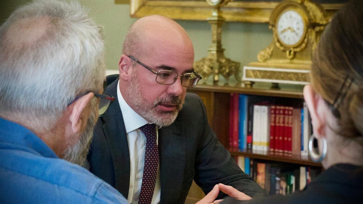 La Asociación del Barrio del Aeropuerto se ha reunido con el delegado del Gobierno para trasladar los problemas de inseguridad de la zona