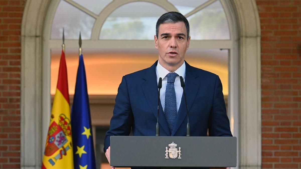 Más de 150 asociaciones convocan una protesta masiva para exigir la salida de Sánchez
