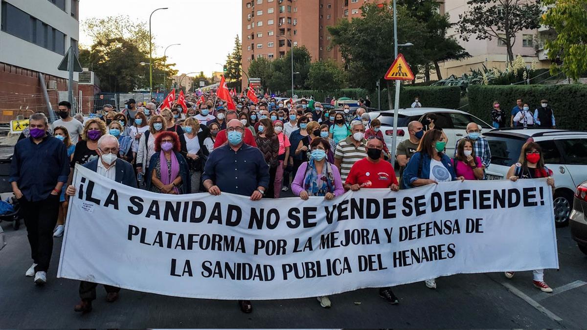 Miles de personas se han manifestado en contra de la precarización de la sanidad pública del Henares