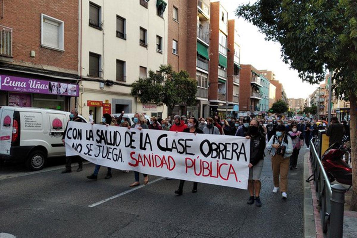 Los vecinos piden atención y no cerrar su centro de Carabanchel