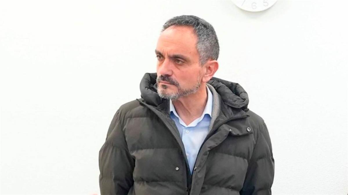 El alcalde de Móstoles niega el acoso y acusa a Pedro Sánchez de levantar “una gran mentira”