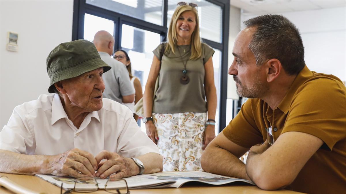 El alcalde de Móstoles ha visitado diferentes dependencias municipales