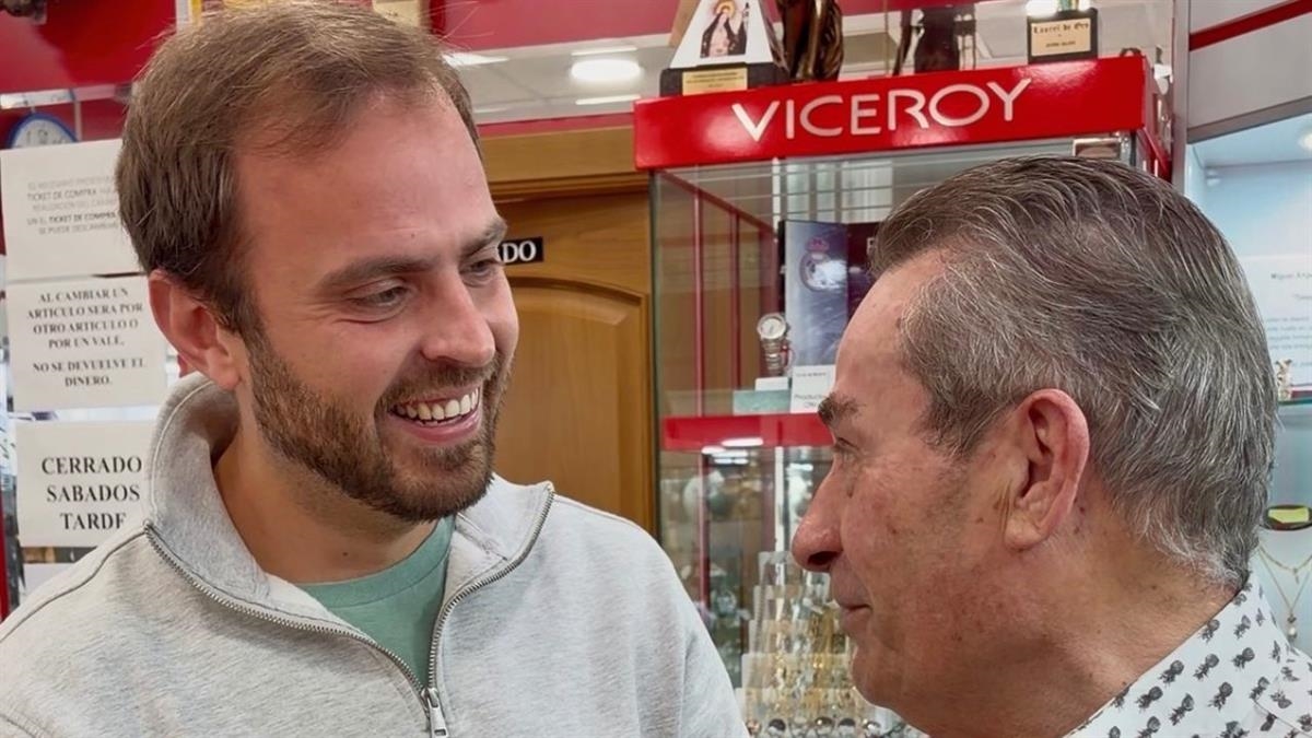 Regenta uno de los negocios históricos de la localidad