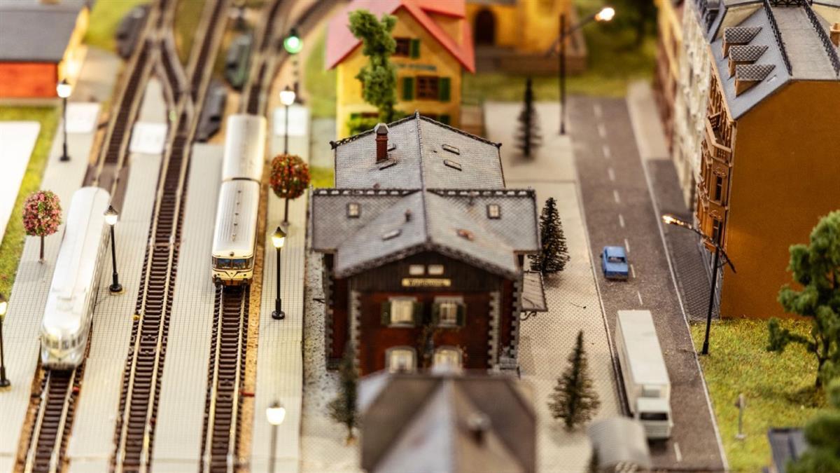 Los trenes eléctricos históricos protagonizan una exposición de maquetas